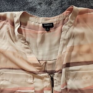 Torrid Size 2 Capped sleeve top